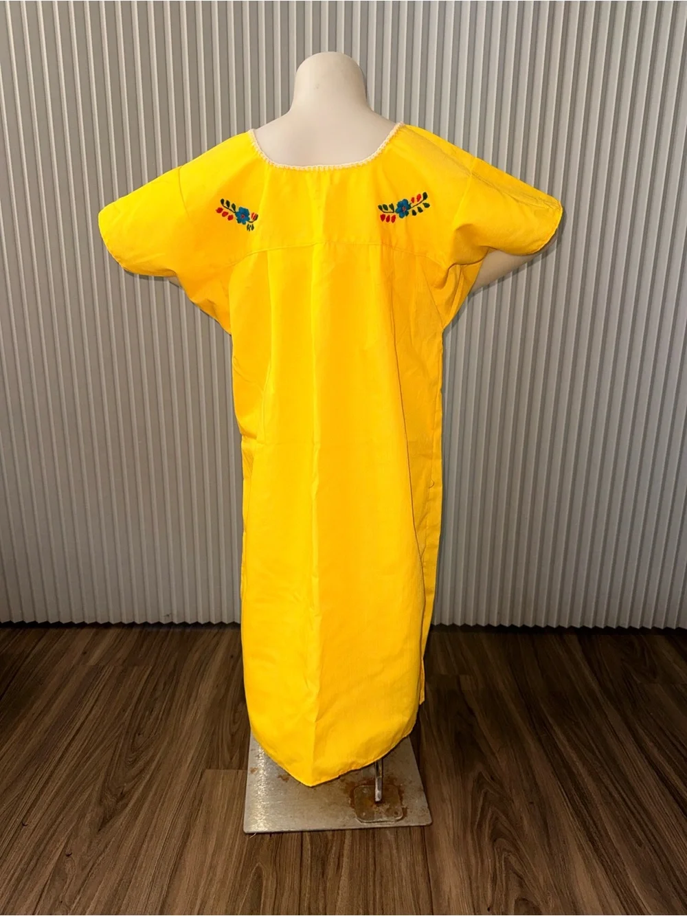 N/A bright yellow